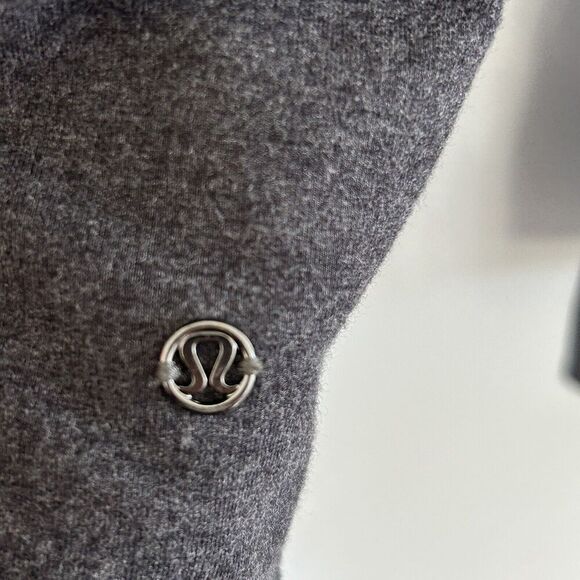 Lululemon That's a Wrap Jacket Size 4 Dk Grey Bordeaux Drama Snap Sweater - Picture 5 of 6